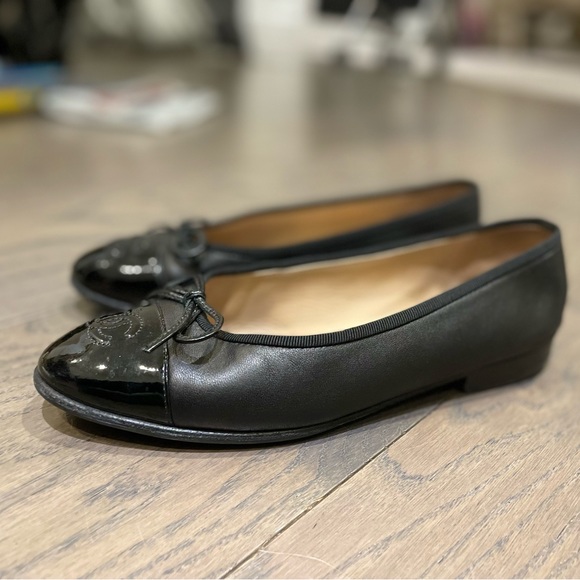 SOLD❌Chanel Black Ballet Flats - Picture 5 of 15